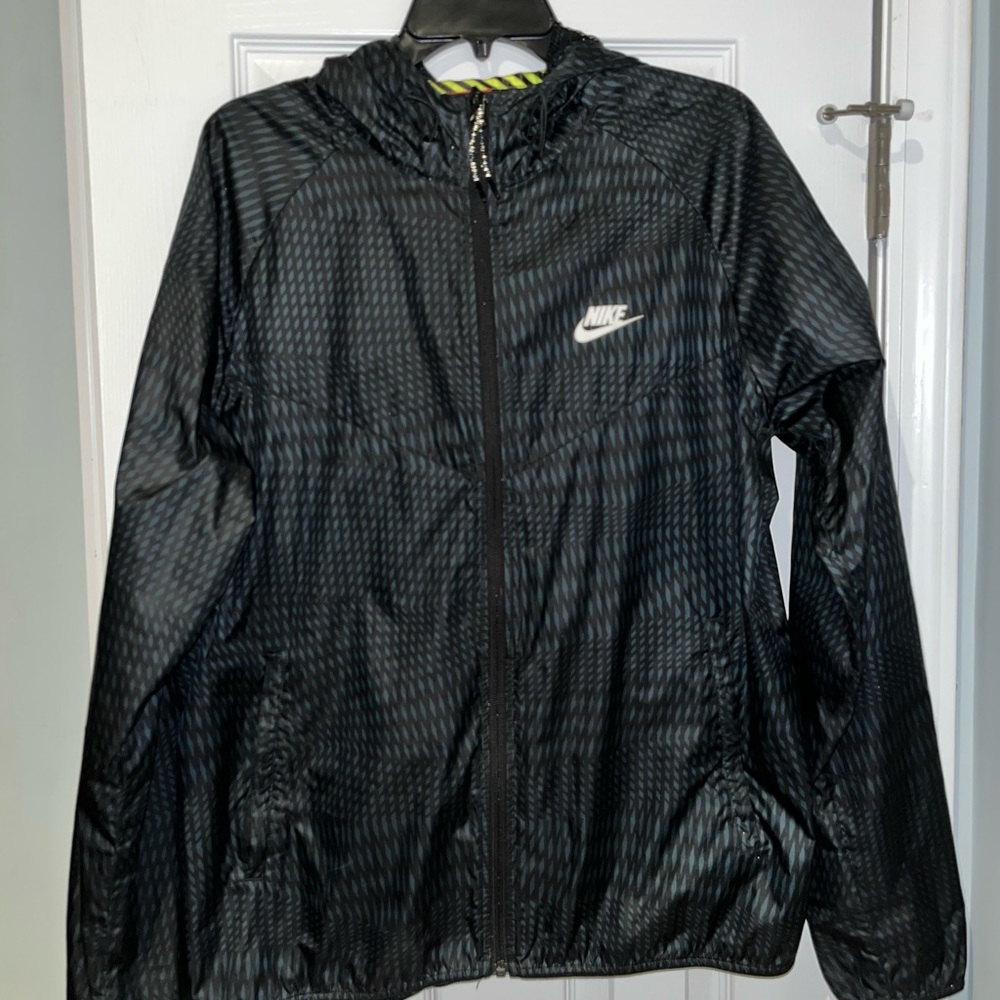 Nike Patterned Windbreaker
